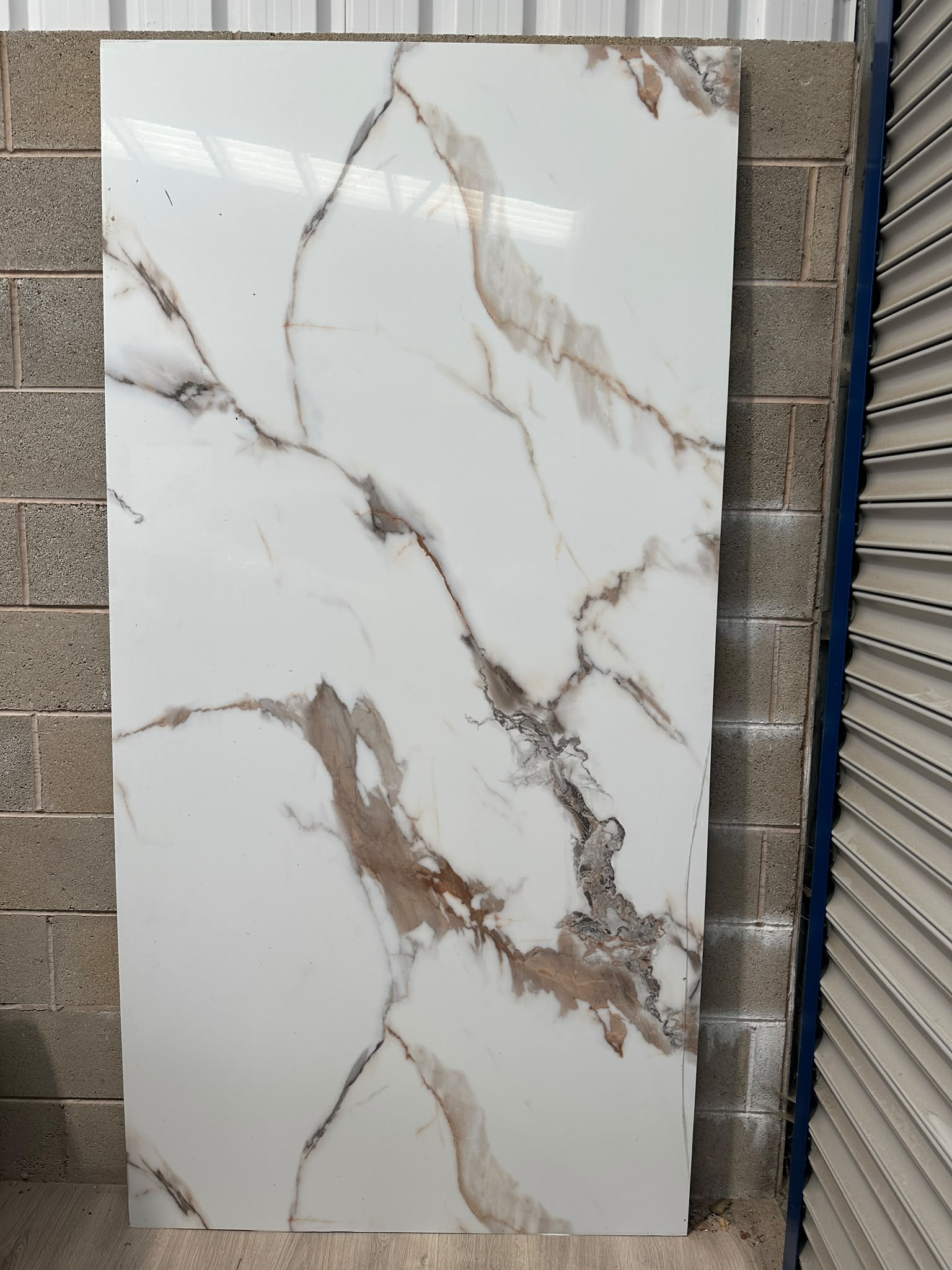 Calacatta Amber Marble Effect Wall Panel
